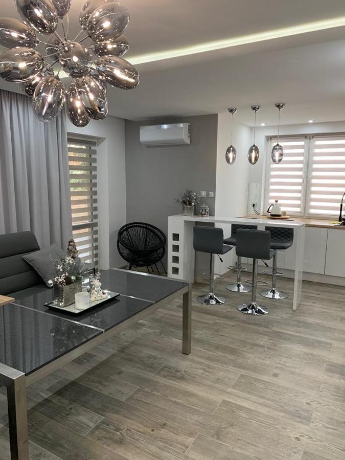 Prestige Line Apartament Legnica Ngoại thất bức ảnh