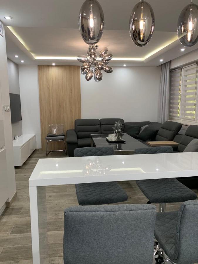 Prestige Line Apartament Legnica Ngoại thất bức ảnh