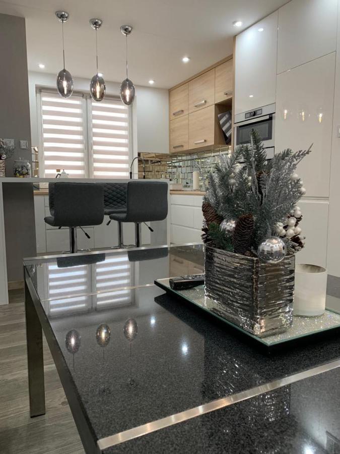 Prestige Line Apartament Legnica Ngoại thất bức ảnh