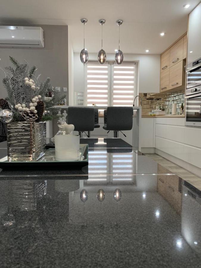 Prestige Line Apartament Legnica Ngoại thất bức ảnh